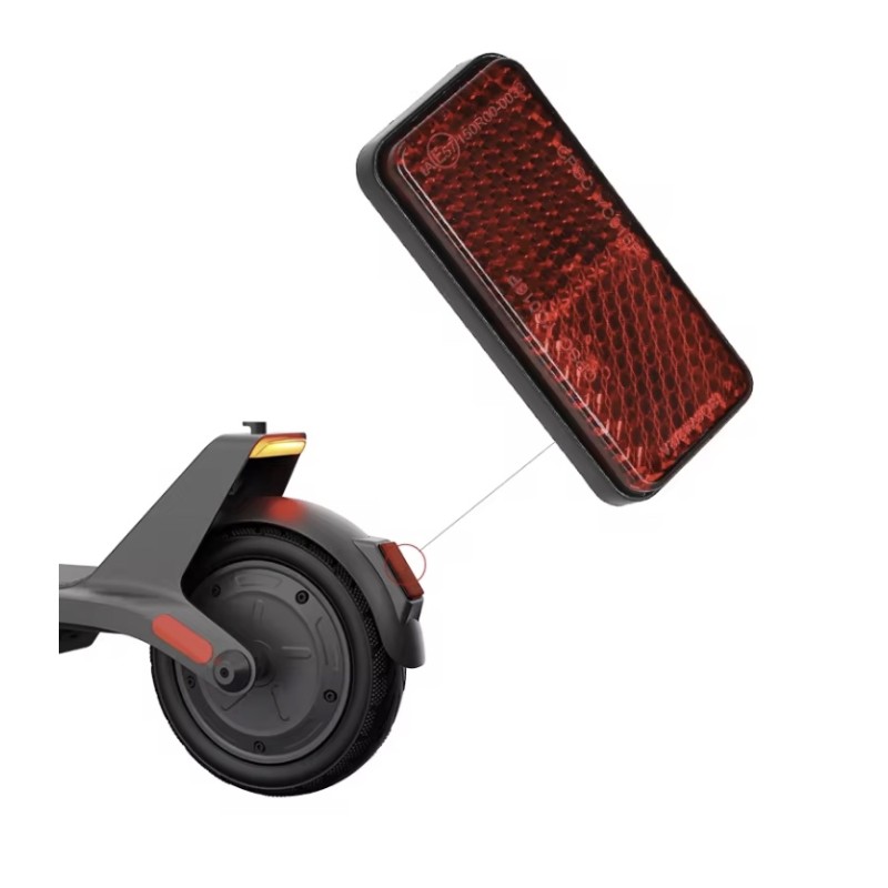 Reflector pentru apărătoarea spate la trotinetă Xiaomi 4 Lite 2nd Gen  - 1 Compatibilitate: reflector pentru apărătoarea spate X