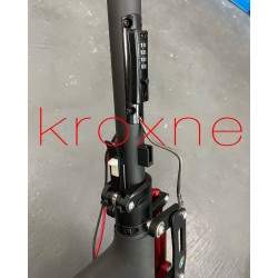 Montante Monorim mPole V3.0 - sistema di chiusura potenziato e rinforzato con lucchetto integrato Monorim - 5 Sistema di chiusur