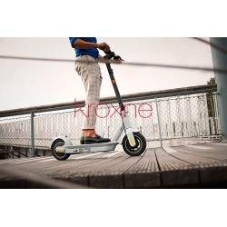 Ninebot KickScooter MAX G30LE II proiectat de Segway - autonomie de 40 km. Segway - Ninebot - 5 - Sasiu mai robust, mai lat. - R