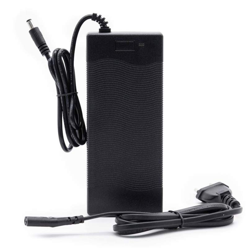 Nabíjačka pre skúter alebo elektrobicykel 54,6V 2A - 48V - DC 5,5mm konektor  - 1 Nabíjačka pre skúter alebo elektrobicykel 54,6